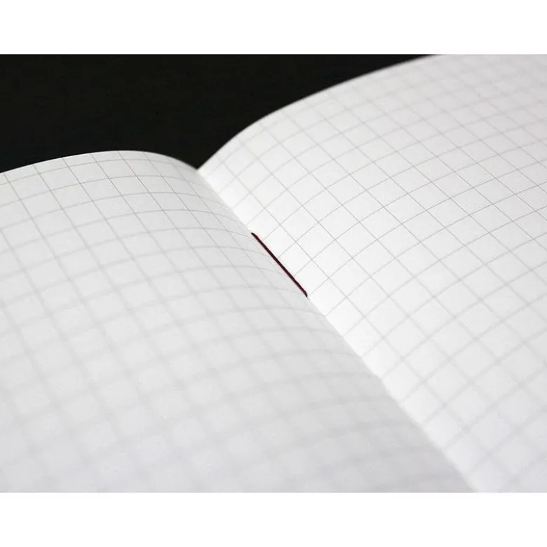Apica | Cuaderno Premium A4 Silky Red (Cuadros)