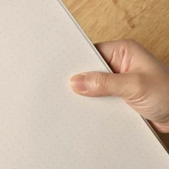 Apica | Cuaderno Premium A6 Silky Black (Puntos)