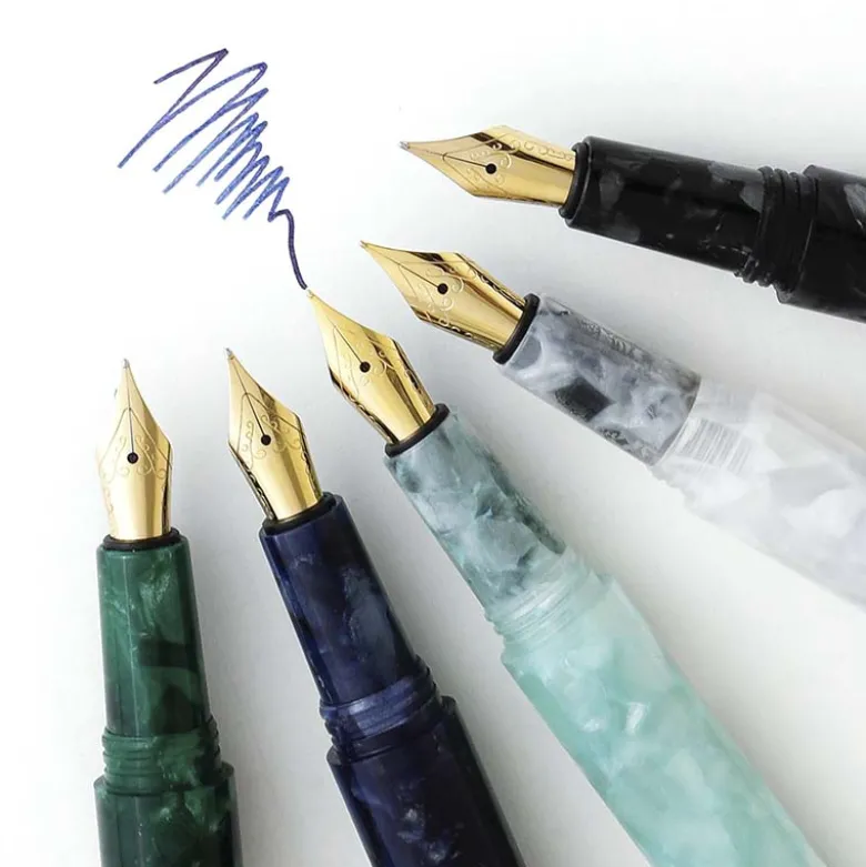 Hightide | Pluma Estilográfica Marbled Attaché Navy (F)