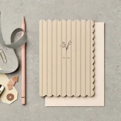 Katie Leamon | Tarjeta de Agradecimiento Scallop Thanks Posy