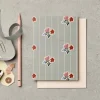 Katie Leamon | Tarjeta de Felicitación Wallpaper Posy Birthday
