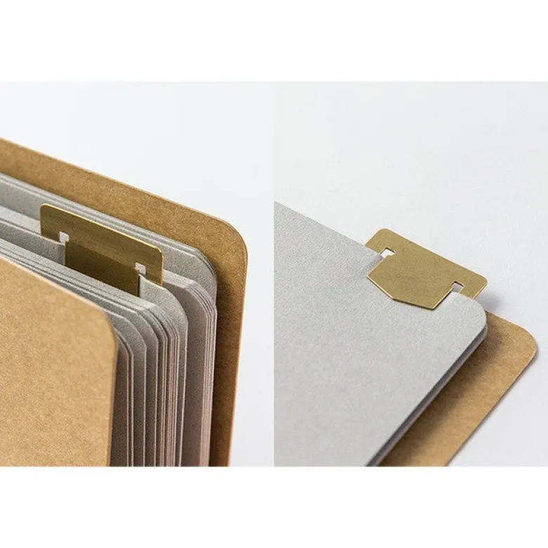 Traveler's Company | Marcapáginas Brass Template Alphabet