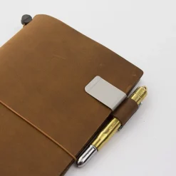 Traveler's Company | Porta bolígrafo M 016 Camel